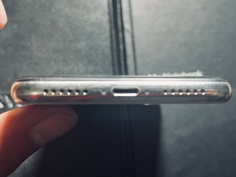 APPLE IPHONE X 8