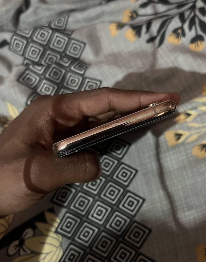 xs max 3