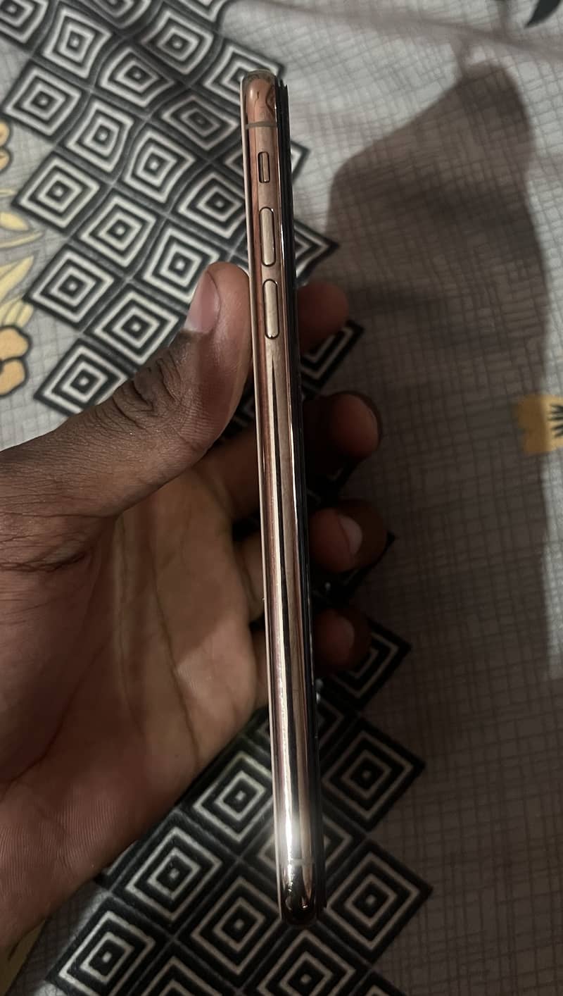 xs max 6