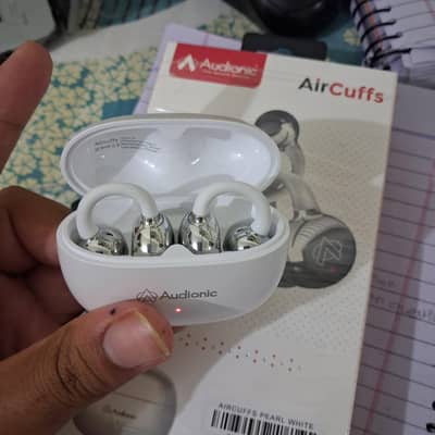 Audionic aircuffs