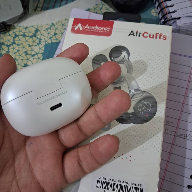 Audionic aircuffs 1