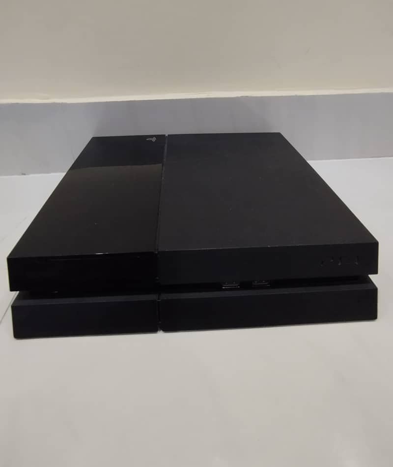 Ps4 Fat 500GB – With Three Games 3