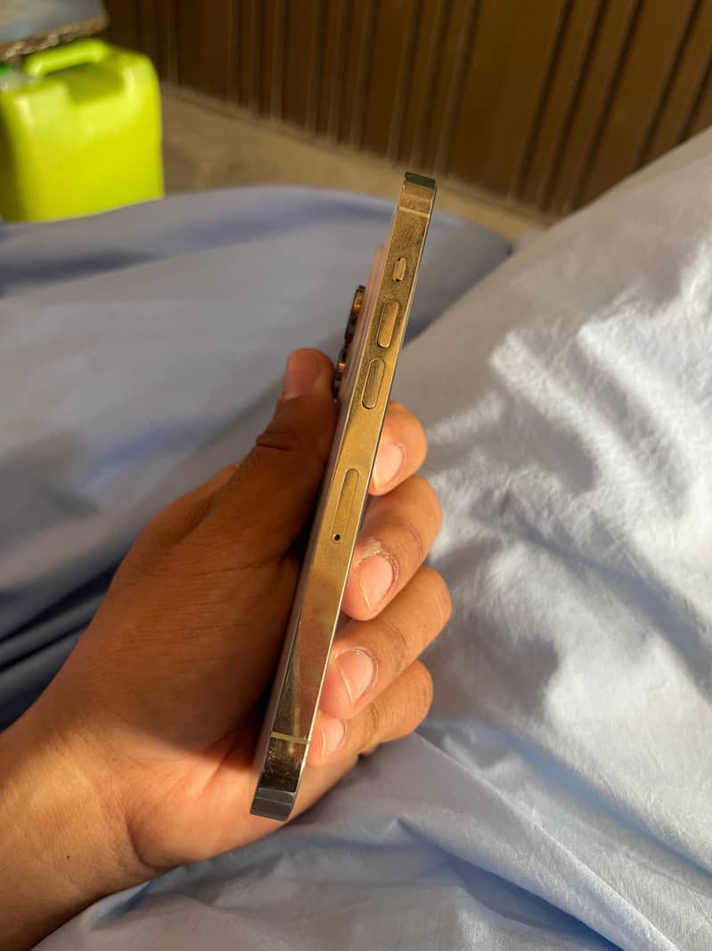 iphone 14 pro 4