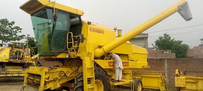 New Holland Clayson 8070 /81 series Combine Harvester for Sale