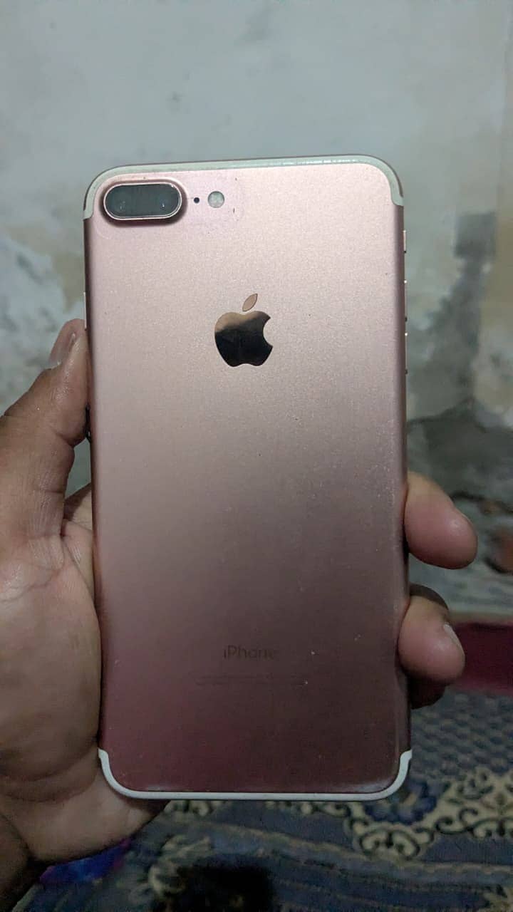 Apple iPhone 7 Plus 1