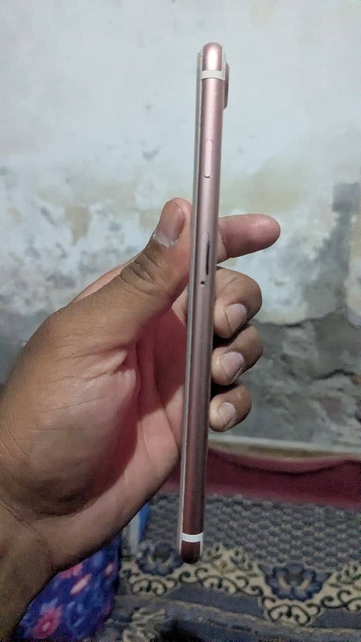 Apple iPhone 7 Plus 2