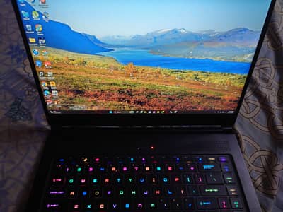 MSI GS65 Stealth Thin 8RF Gaming Laptop