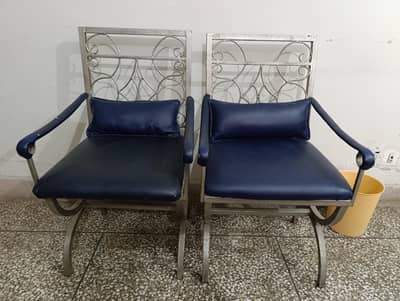 6 Heavy-Duty Metallic Chairs in Good Condition