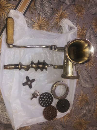 KIYMA NIKALNA KI MACHINE