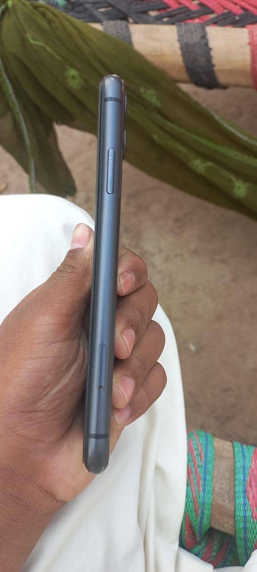 iPhone 11 5