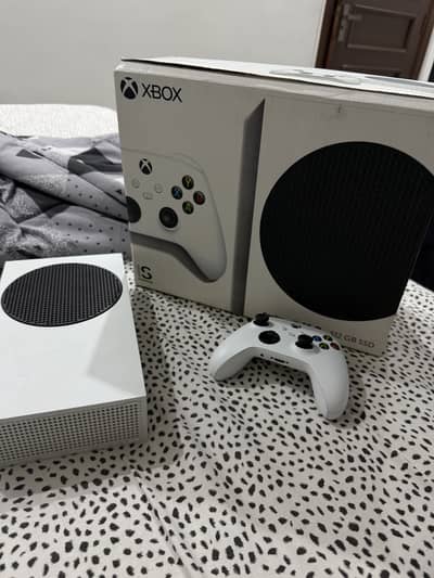 Xbox Series S 512GB SSD - 10/10 Condition (Complete Box)