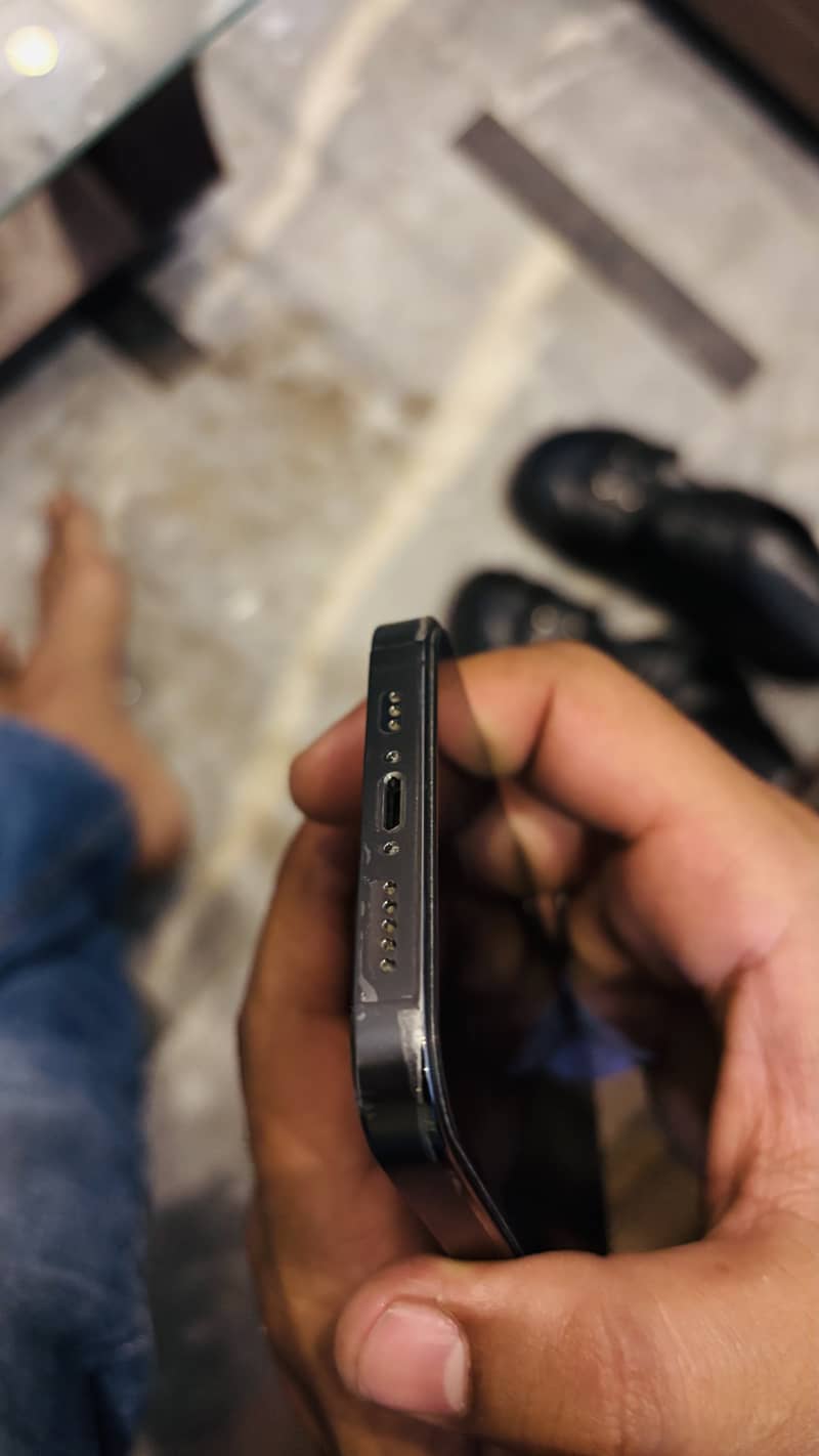 Apple iPhone 13 Pro 4