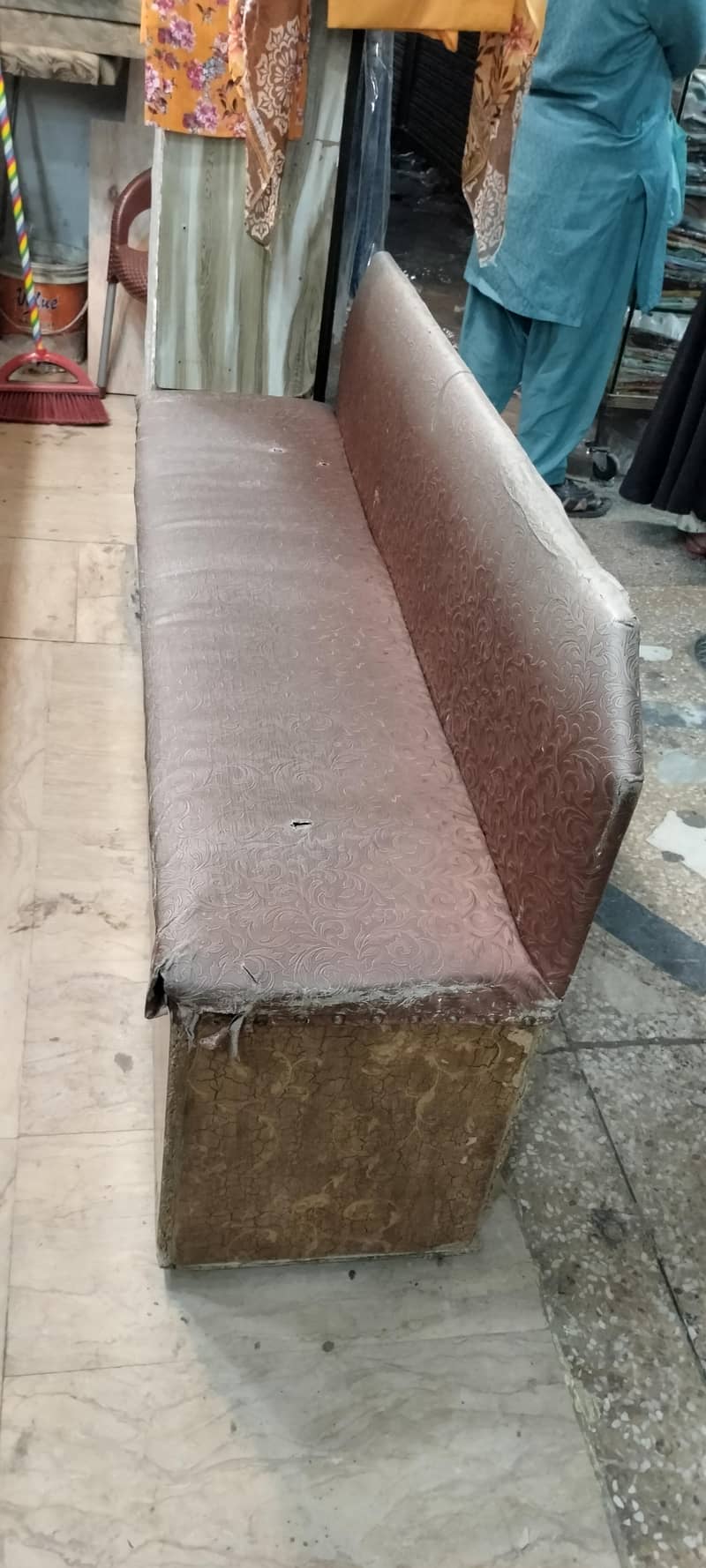 shop use sofas 0
