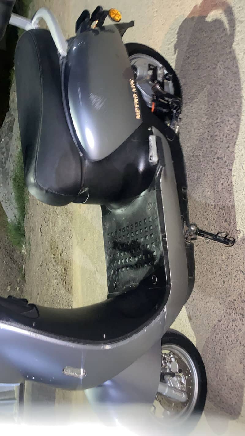 Scooty 8