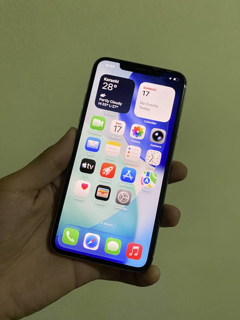 Apple iPhone 11 Pro Max 2