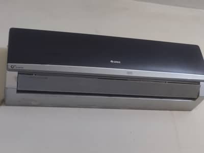 1 Ton Gree AC.