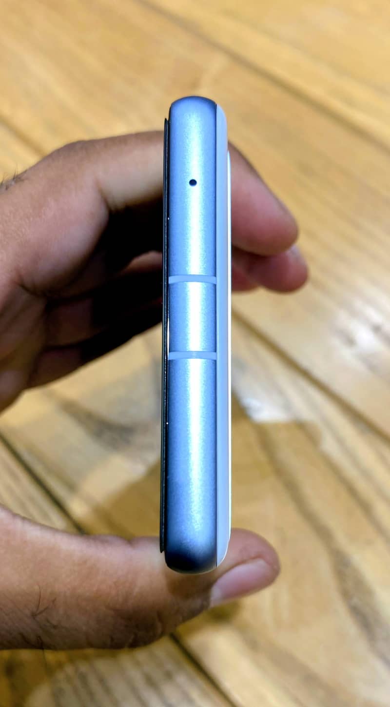 Google Pixel 7A 5