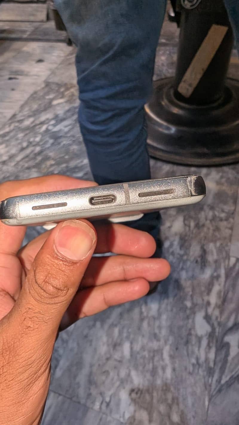 Google pixel 8 3