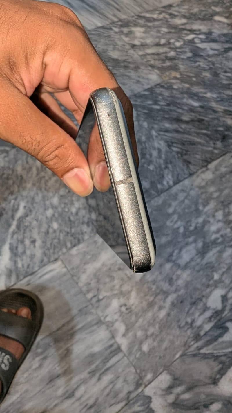 Google pixel 8 4