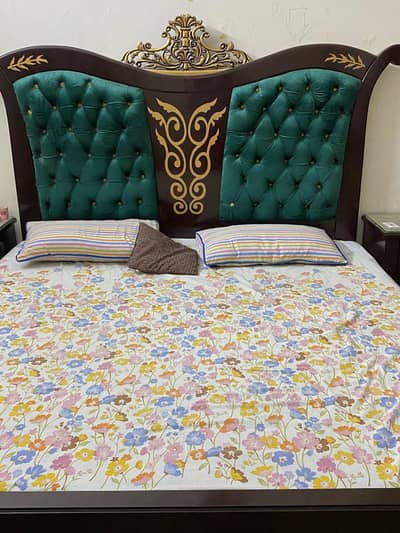 ROYAL EMERALD KING BEDROOM SET - hand carved-wood & 2 sidetables