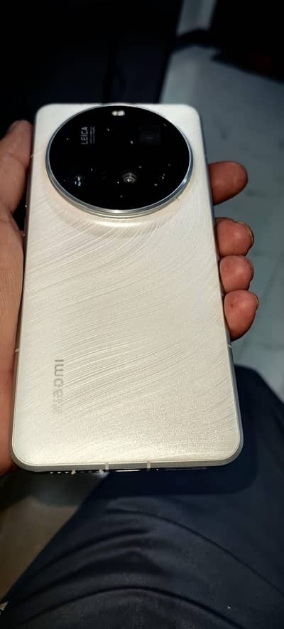 Xiaomi 15 ultra PTA approved 512GB,16GB Silk white with 90w charger.