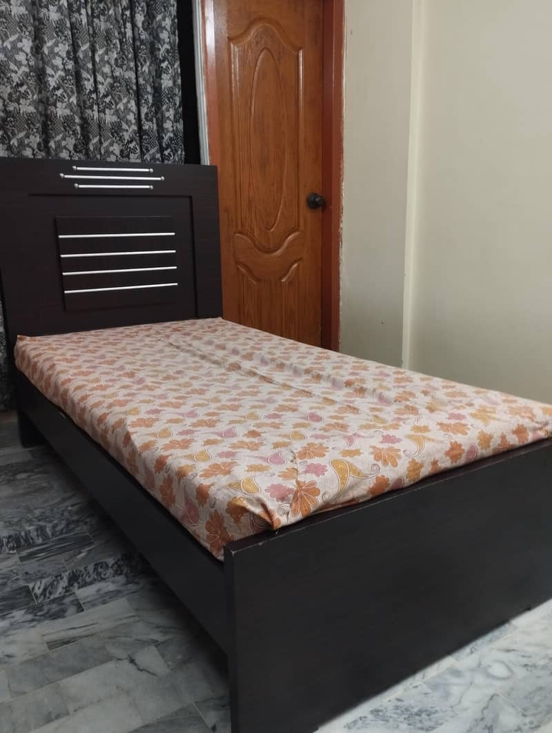 Single Bed 9/10 condition 2