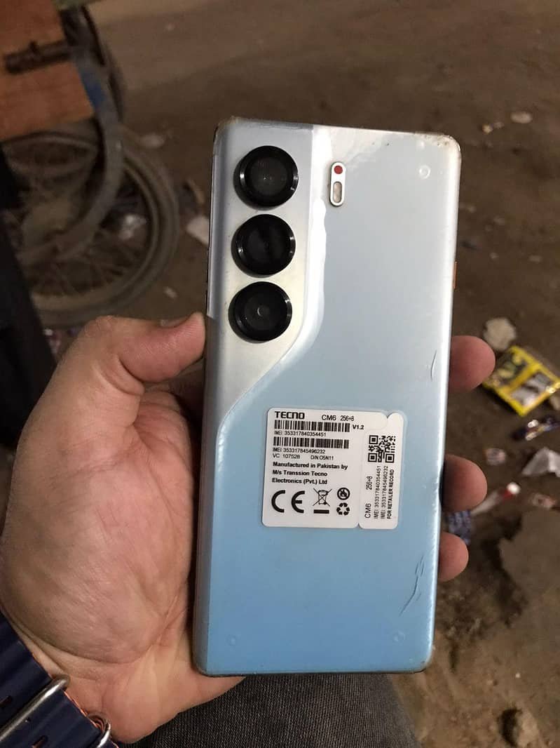 TECNO CAMON 40 PRO 0