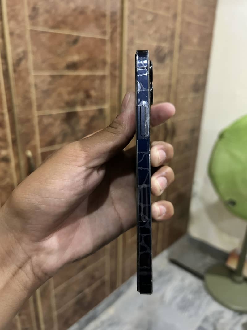 iPhone 12 JV 3