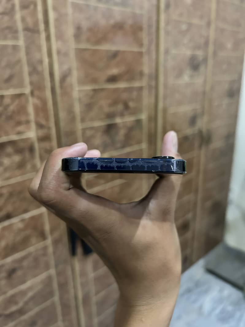 iPhone 12 JV 4