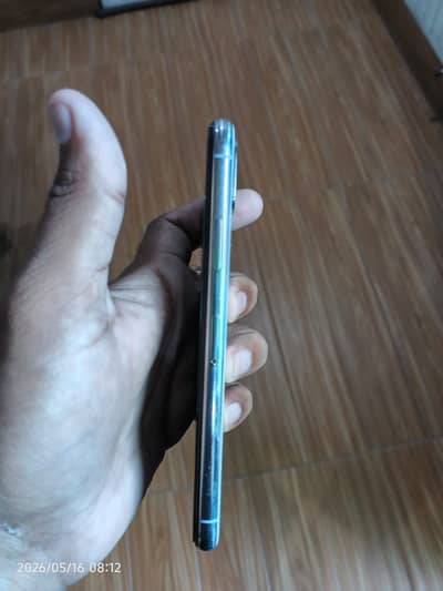 Upgrade kiya h is liyay phone sale kr rha hn