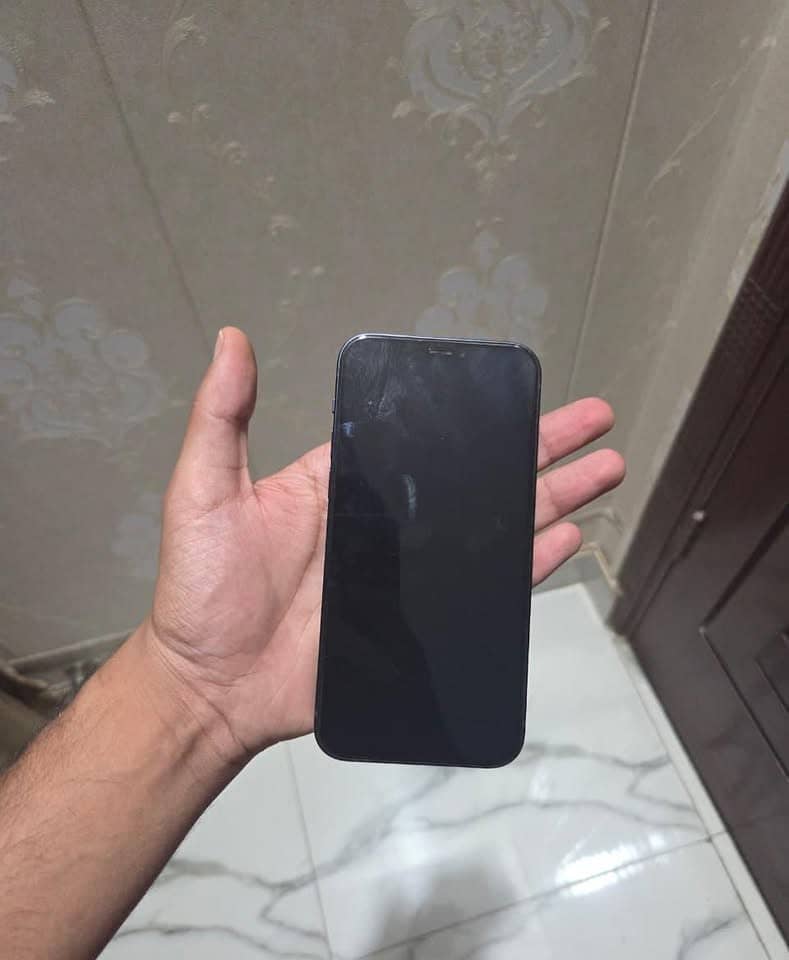 Apple iPhone 12 1