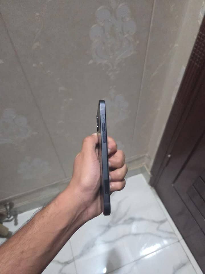 Apple iPhone 12 3