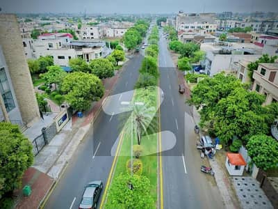 Hot Location 1 kanal* Prime Location plot for sale in Sikandar Block Bahria Town.