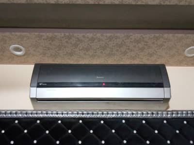 Gree inverter ac 1.5 - ton