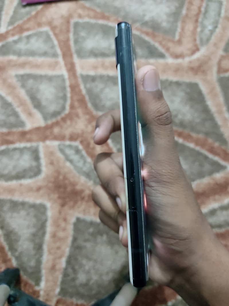 Pixel 6a 4