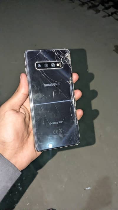 Samsung Galaxy S10 plus.   8RAM /128 GB
