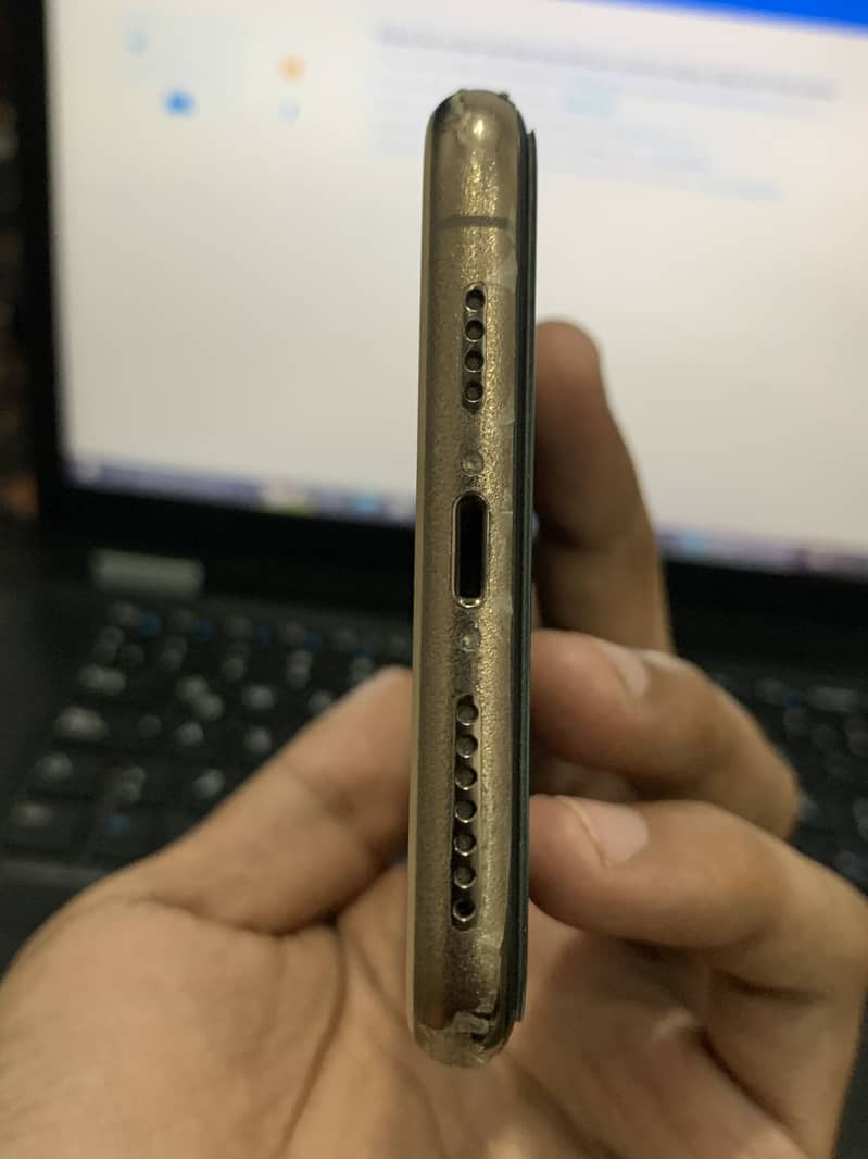 iPhone 11 Pro Max 2