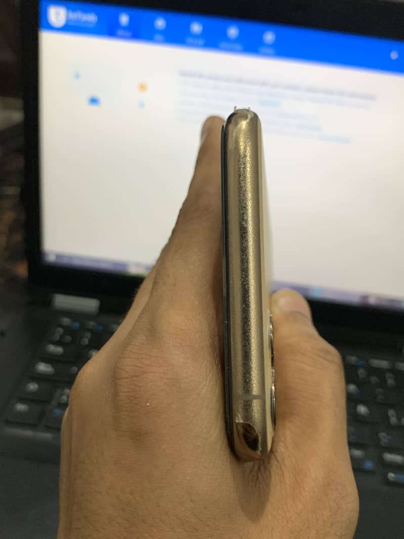 iPhone 11 Pro Max 3