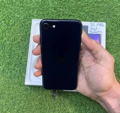 whatssap number 03027688410 and free paoch iPhone se 33