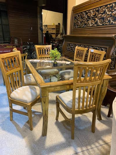 6 seater dining available
