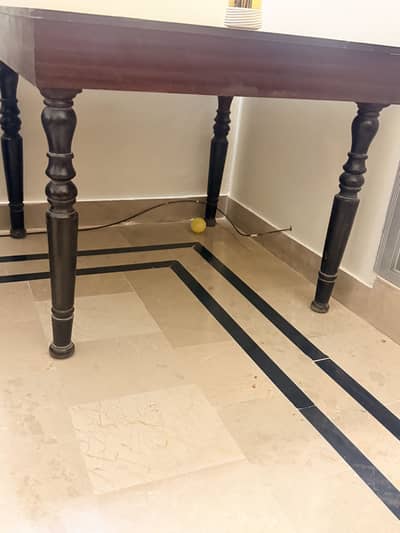 Solid Wooden Dinning Table for Sale – Excellent Condition