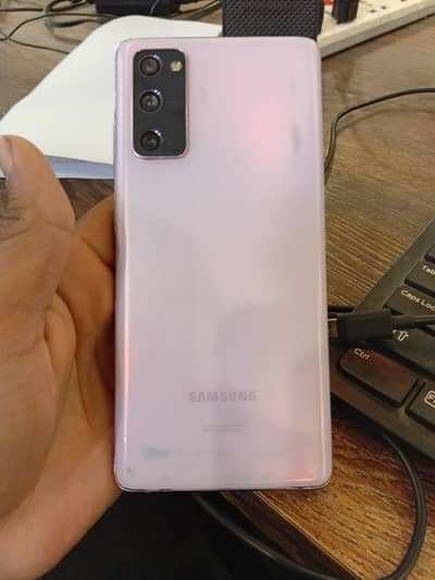 samsung S20 FE 128GB - 10/10 Condition,battery changed,amazing camera