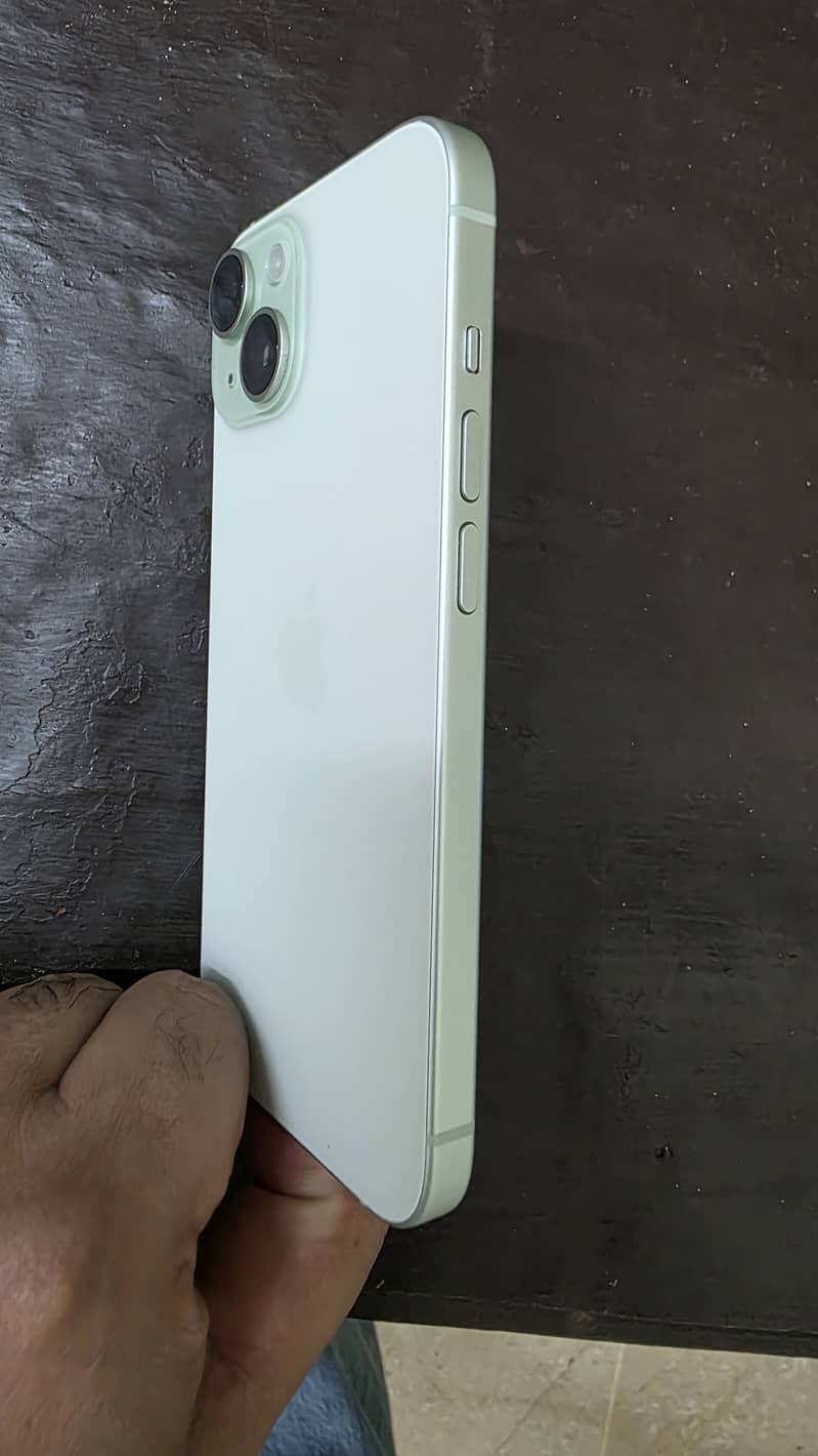 Apple iPhone 15 2