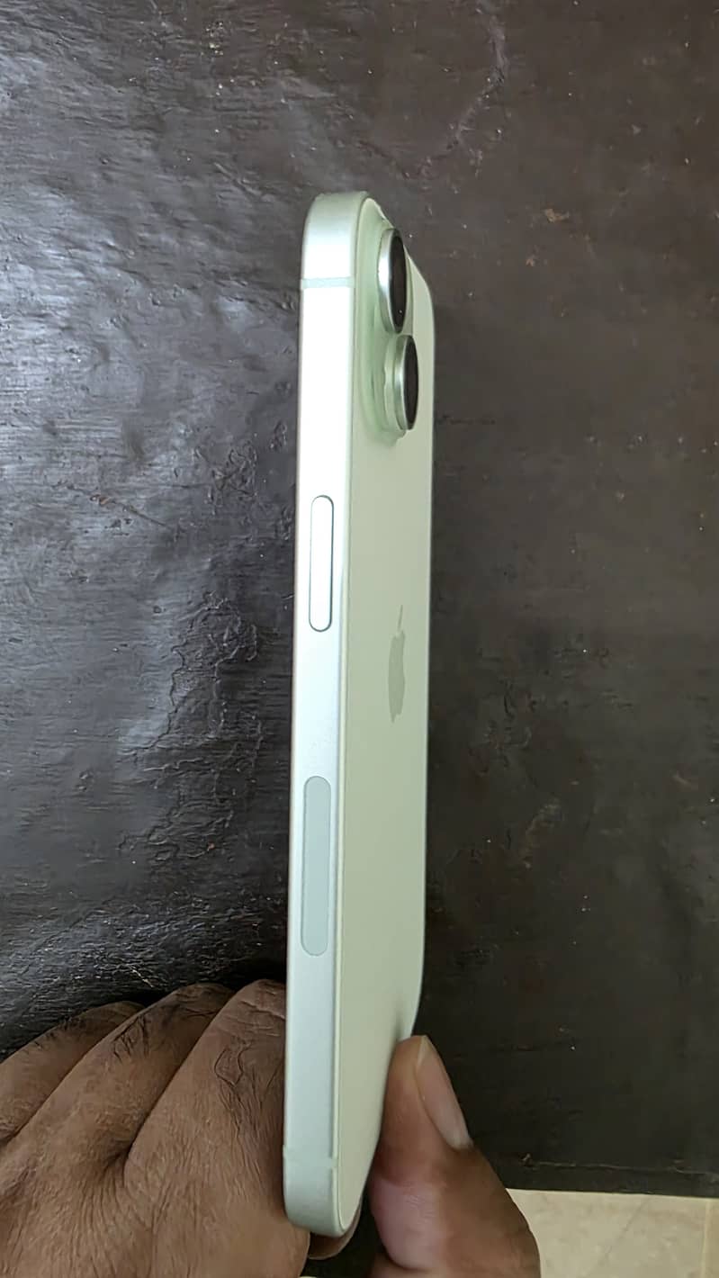 Apple iPhone 15 3