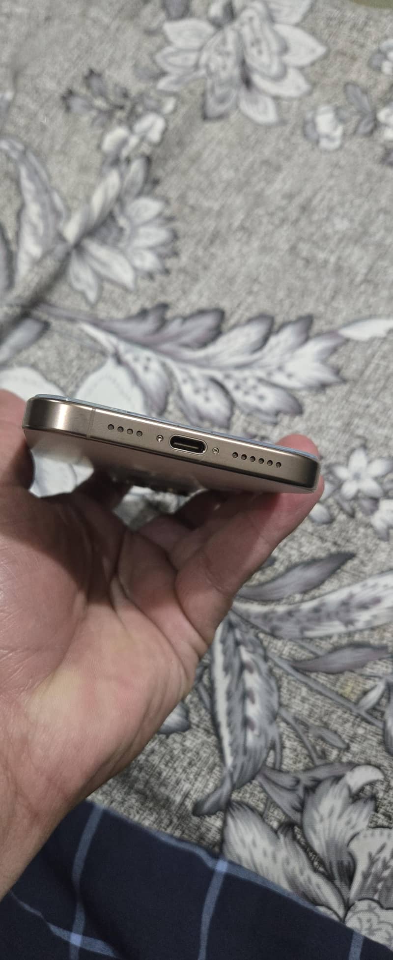 iPhone 16 pro max 5