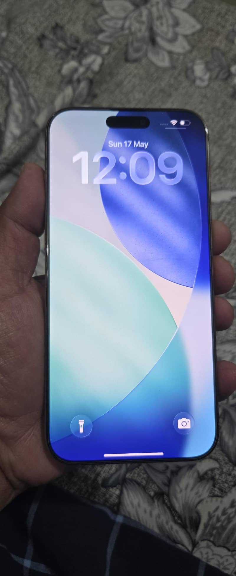 iPhone 16 pro max 6