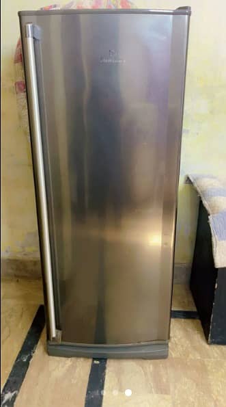 Dawlance 7-Drawer Vertical Freezer – Slightly Used (Like New)