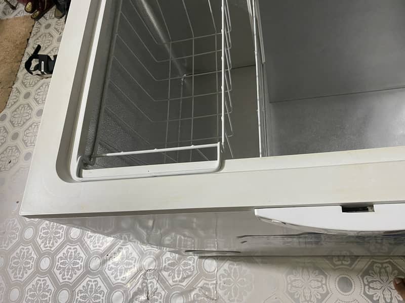 Waves Deep freezer 8