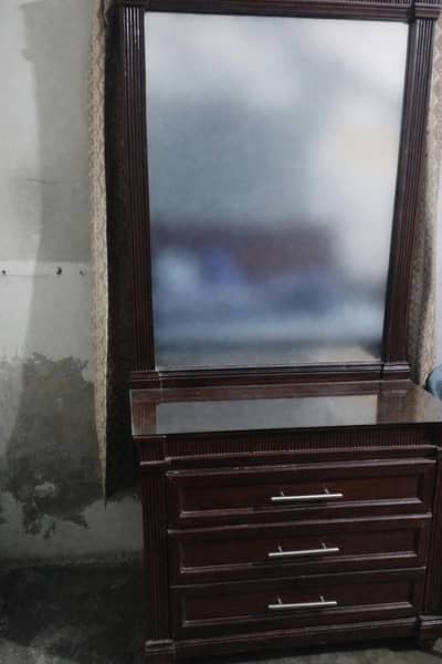 Dressing table