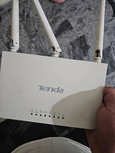 Tenda router 3 tower  l